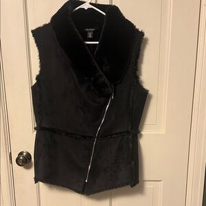 Elegant Black Faux Fur Vest